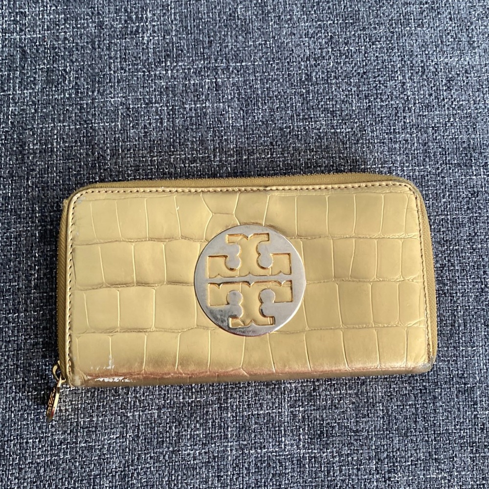 Tory Burch wallet!
